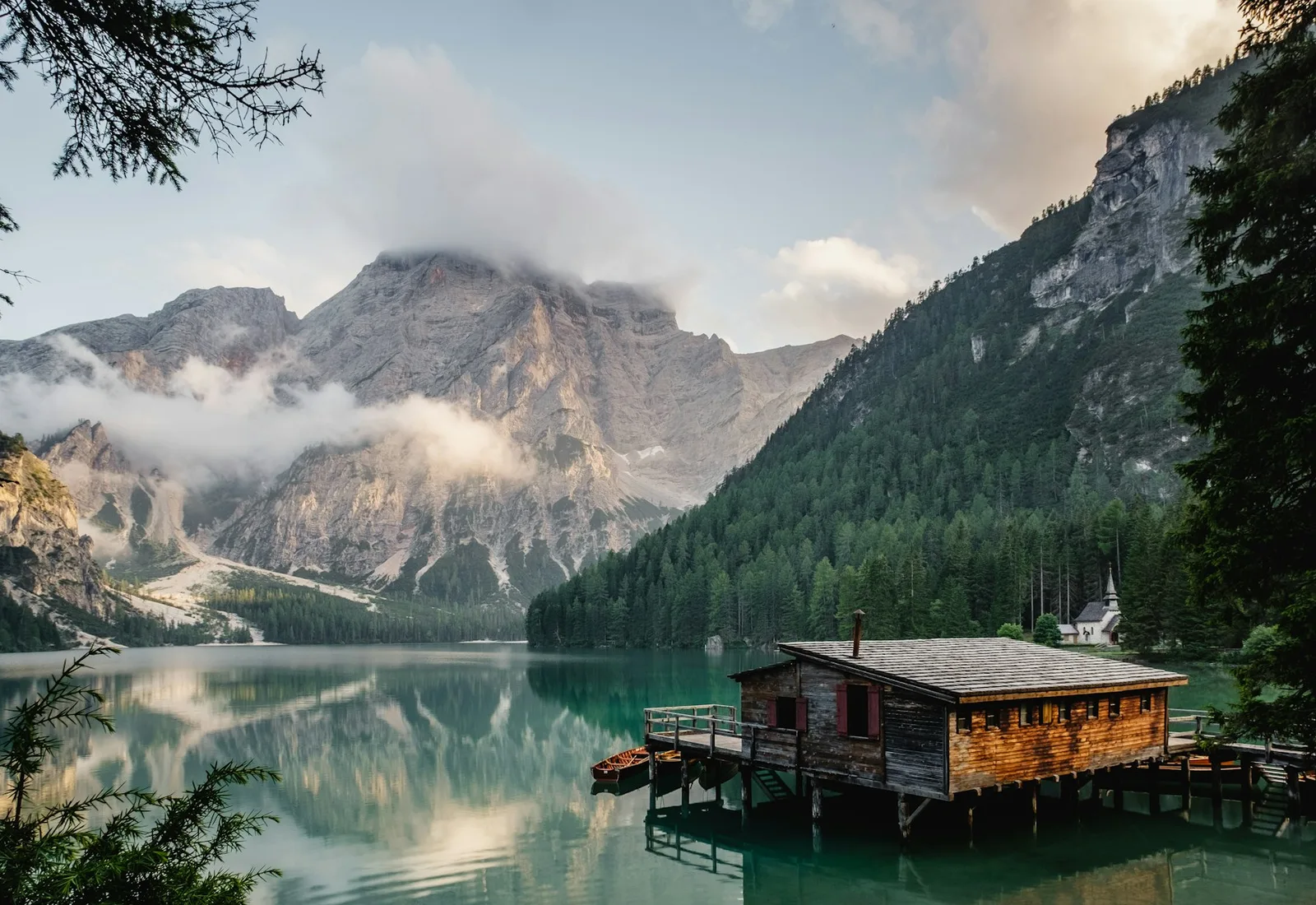 Maison au bord d'un lac